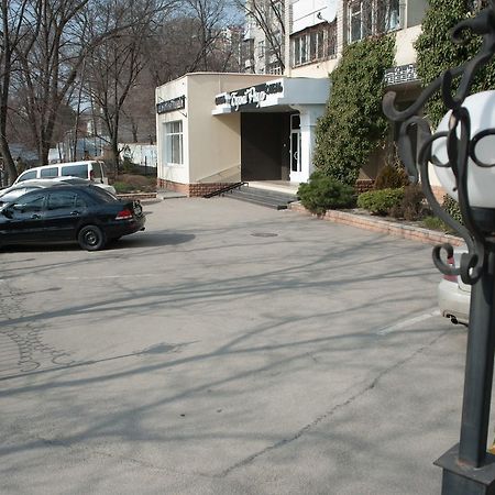 Bilyj Rojal Hotel Zaporizhia Exterior foto