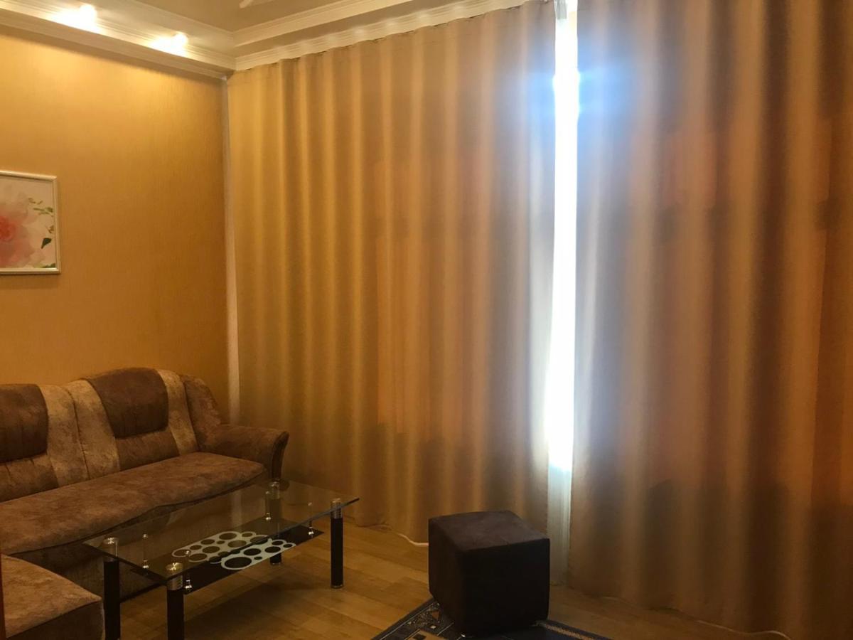 Bilyj Rojal Hotel Zaporizhia Exterior foto