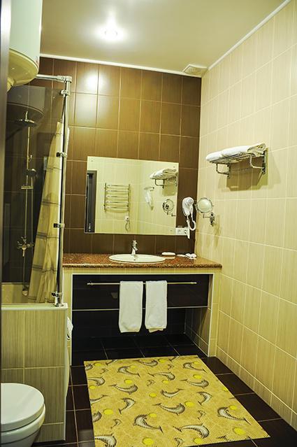 Bilyj Rojal Hotel Zaporizhia Exterior foto