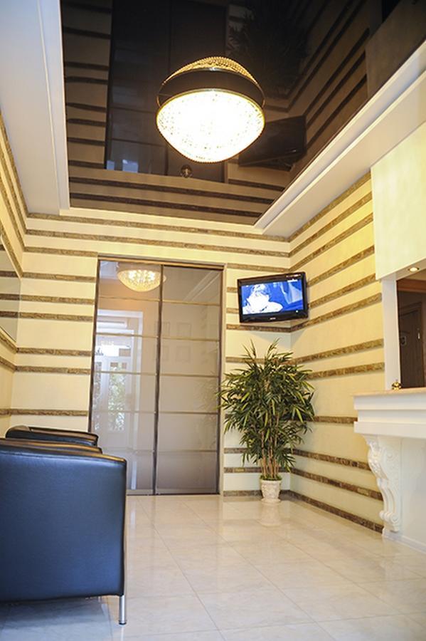 Bilyj Rojal Hotel Zaporizhia Exterior foto